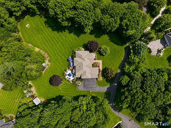 3rd image of 66 Nicole Drive