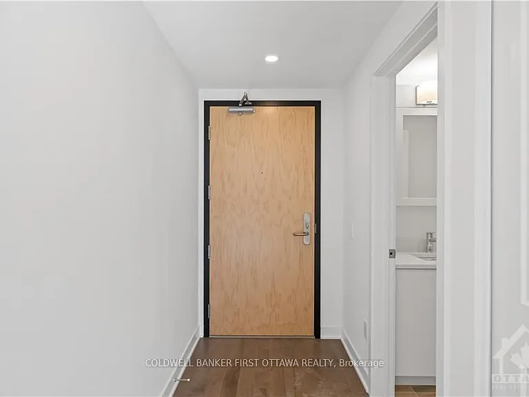 340 Queen St #1407 — Photo 3