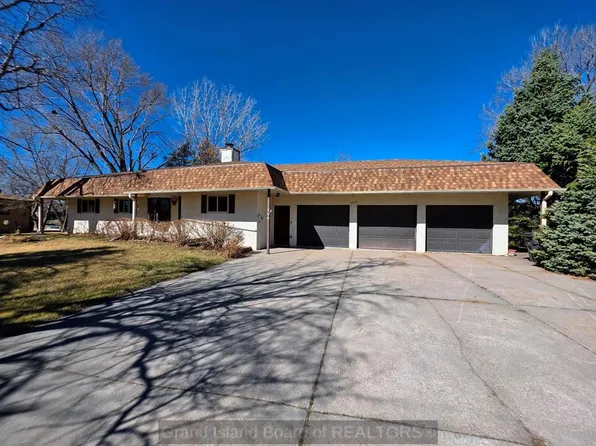 906 Bell Blvd, Grand Island, NE 68801