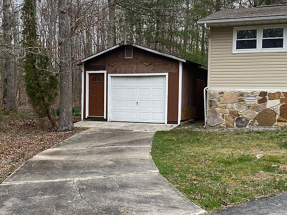 2nd image of 6815 Topez Dr
