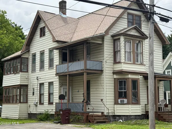 22 E 8th Avenue, Gloversville, NY 12078