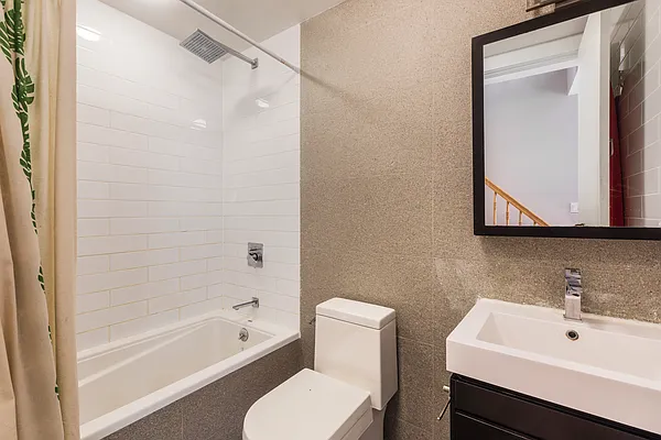 Rented by MNS | media 30