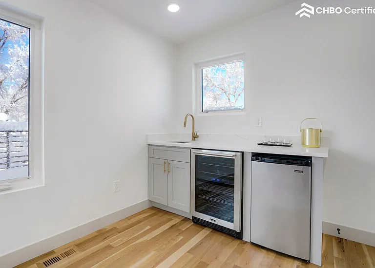 6083 S Sycamore St — Photo 34