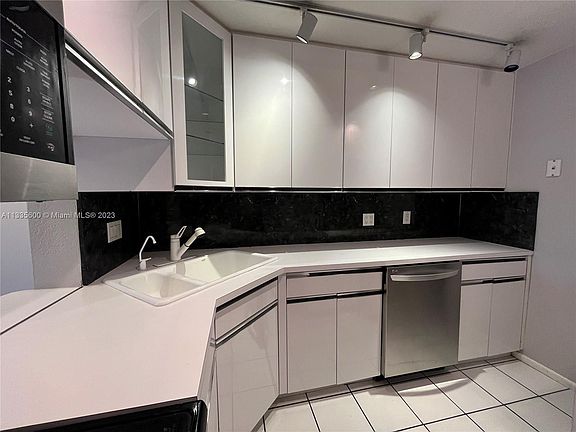2nd image of 3216 SE 8th St APT 104