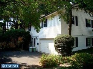 210 Waring Rd, Elkins Park, PA 19027