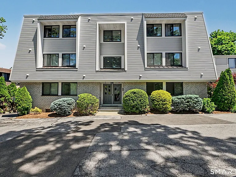 73 Riverside Ave #3A — Photo 1