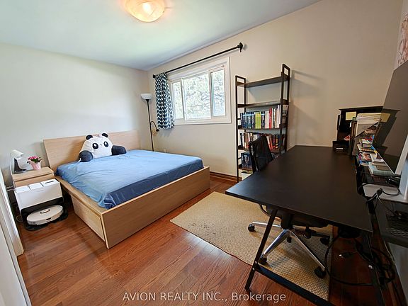 5th image of 25 Squirewood Rd