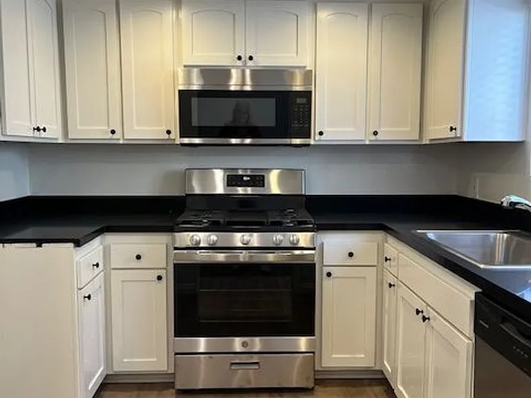 Valley Village So. Apartments — Photo 22
