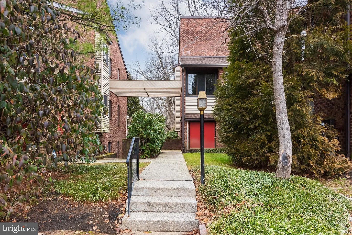 2 bed, 1230 sqft, $2,250 — Photo 2