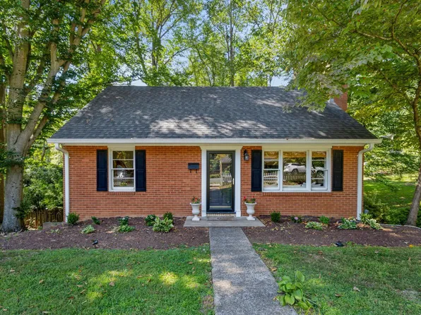 2731 McElroy Dr, Charlottesville, VA 22903
