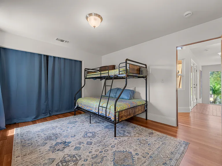 8302 S Sepulveda Blvd — Photo 55