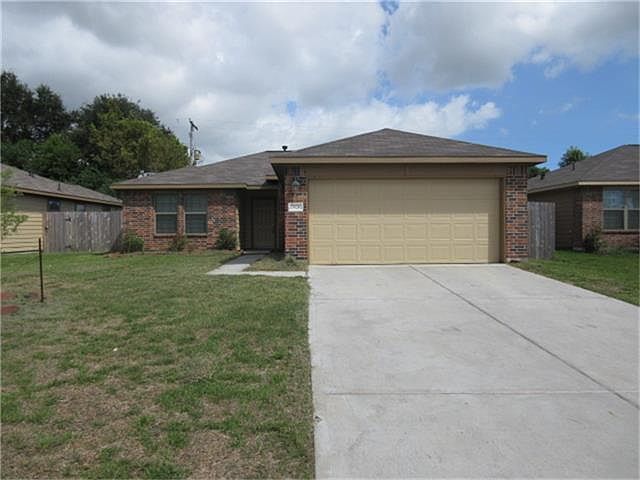 1st image of 7926 Big Oak Dr