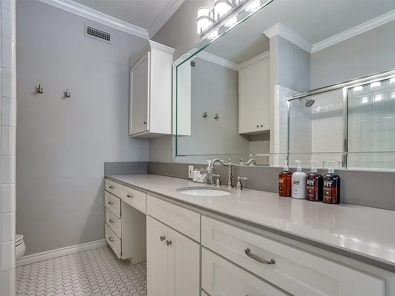 4309 University Blvd — Photo 26