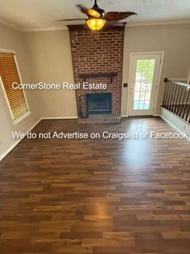 1267 Exeter Ln — Photo 3