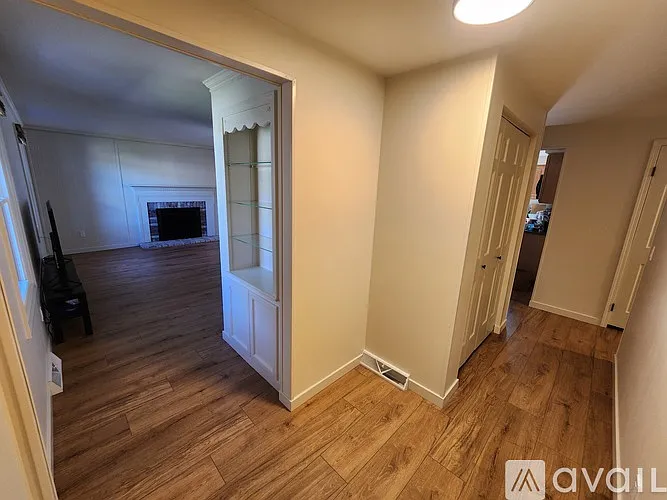 230 Wallingford Dr — Photo 4