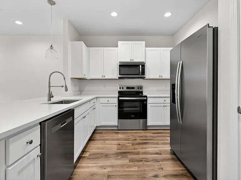 89 Eccles Rd — Photo 4