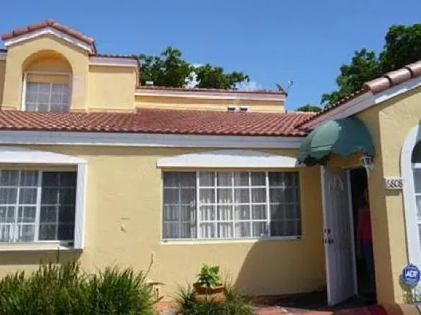 6808 NW 166th Ter #605, Miami Lakes, FL 33014