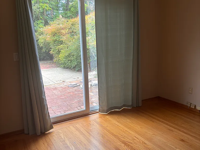 162 Centre St #162 — Photo 5