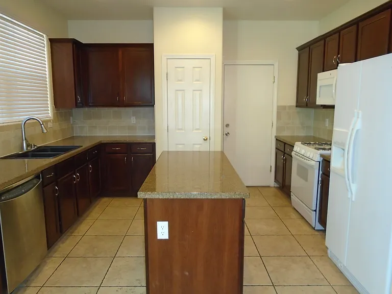 9044 Partridge Hill St — Photo 6