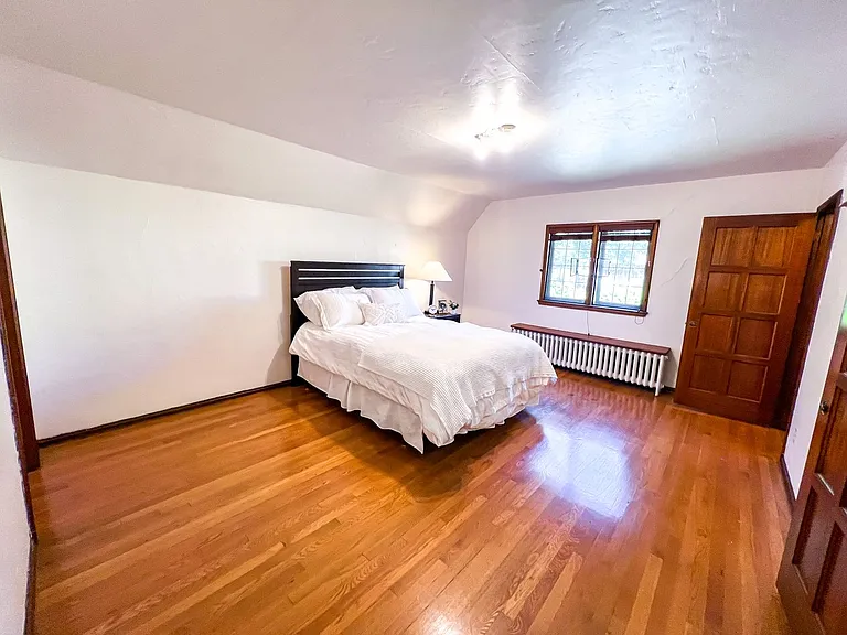 Ten-O-Five Anhalt Apartments — Photo 15