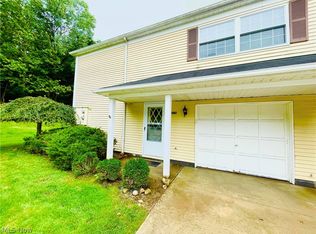 13676 Oakbrook Dr #3676, North Royalton, OH 44133