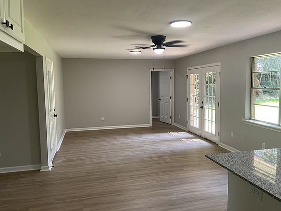 3rd image of 9083 Sara Ln