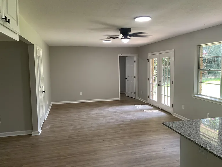 9083 Sara Ln — Photo 3