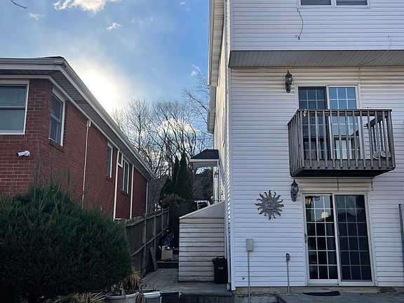 2nd image of 111 Tioga St