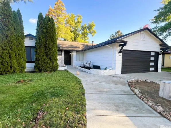 1250 Coachman Dr, Sparks, NV 89434