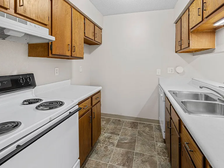 Perry Pointe Place — Photo 1