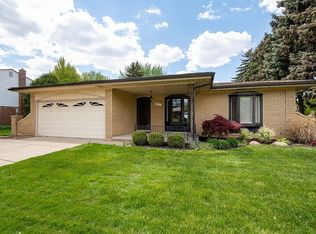 35793 Hilton Dr, Clinton Township, MI 48035