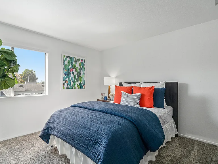 Hampton Pointe — Photo 11