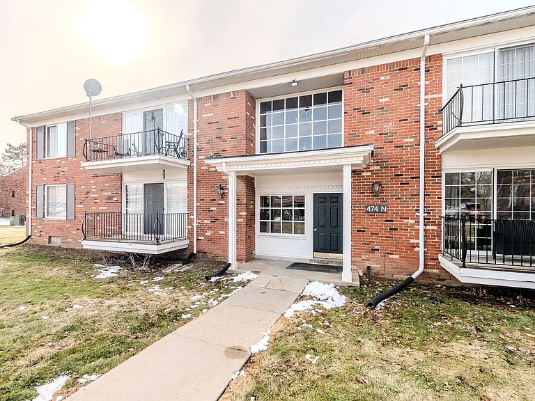 474 Fox Hills Dr N #2 — Photo 16