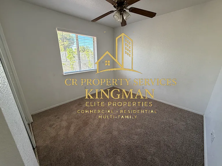 3246 Calumet Ave — Photo 5
