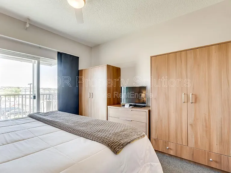 950 4th St NW #203 — Photo 15