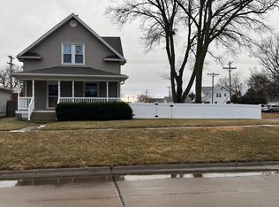 111 W 11th St, Wood River, NE 68883