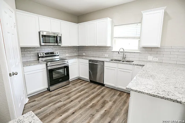 305 Maple Way — Photo 11