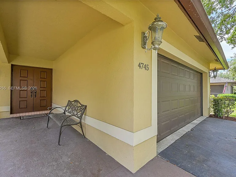 4745 NW 99th Ln — Photo 5