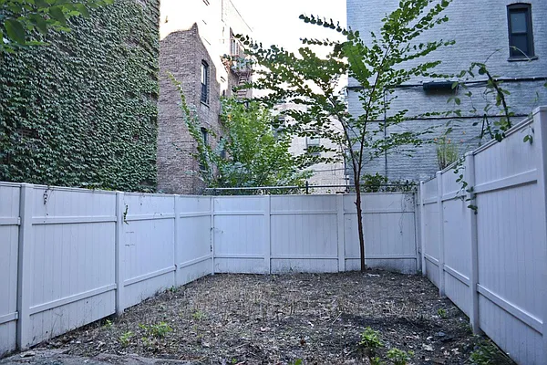 Rented by EXR | media 13