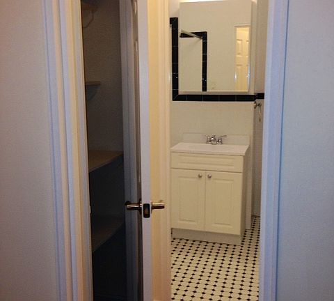 5th image of 4307 39th Pl APT 2L