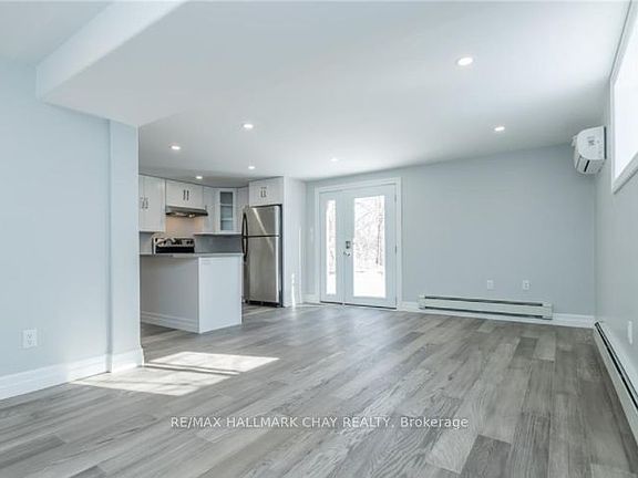 5th image of 33A Grove St E