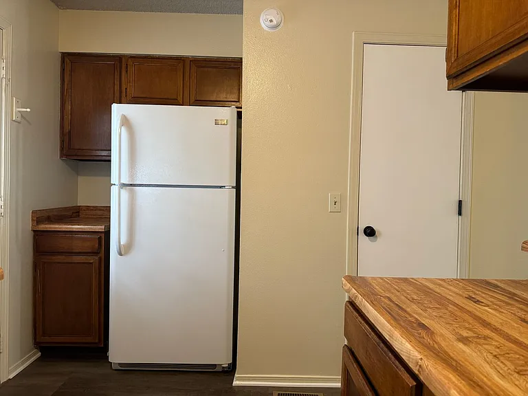 4108 Charleston Dr — Photo 7