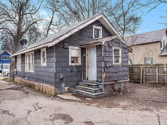 3rd image of 79 Kingman Ave E