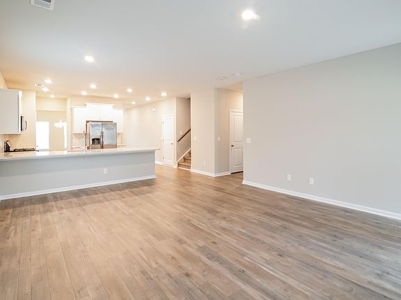 4th image of 228 Granton Edge Ln