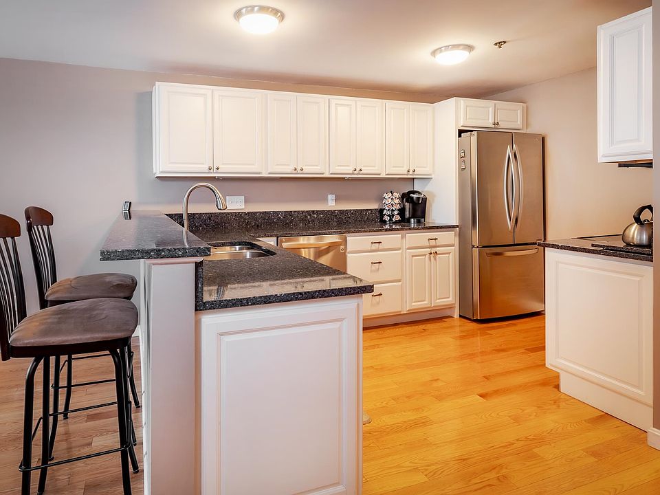 Surfside Thirty Apartments - Hampton, NH | Zillow