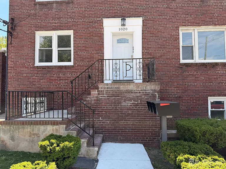 1020 Raritan Ave — Photo 5