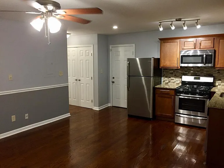 177 12th St NE #A8 — Photo 5