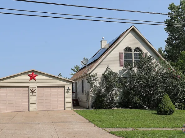 2436 Golf Club Rd, Erie, PA 16509
