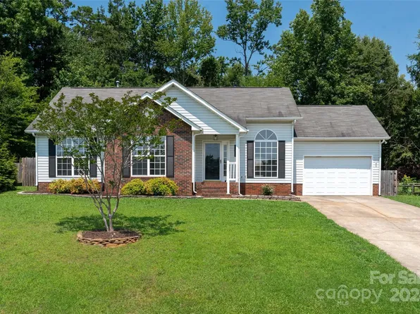303 Tamarack Dr, Matthews, NC 28104