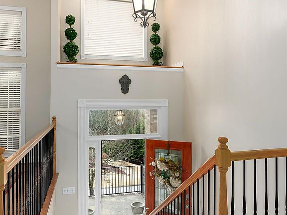 5th image of 1548 Oak Park Dr